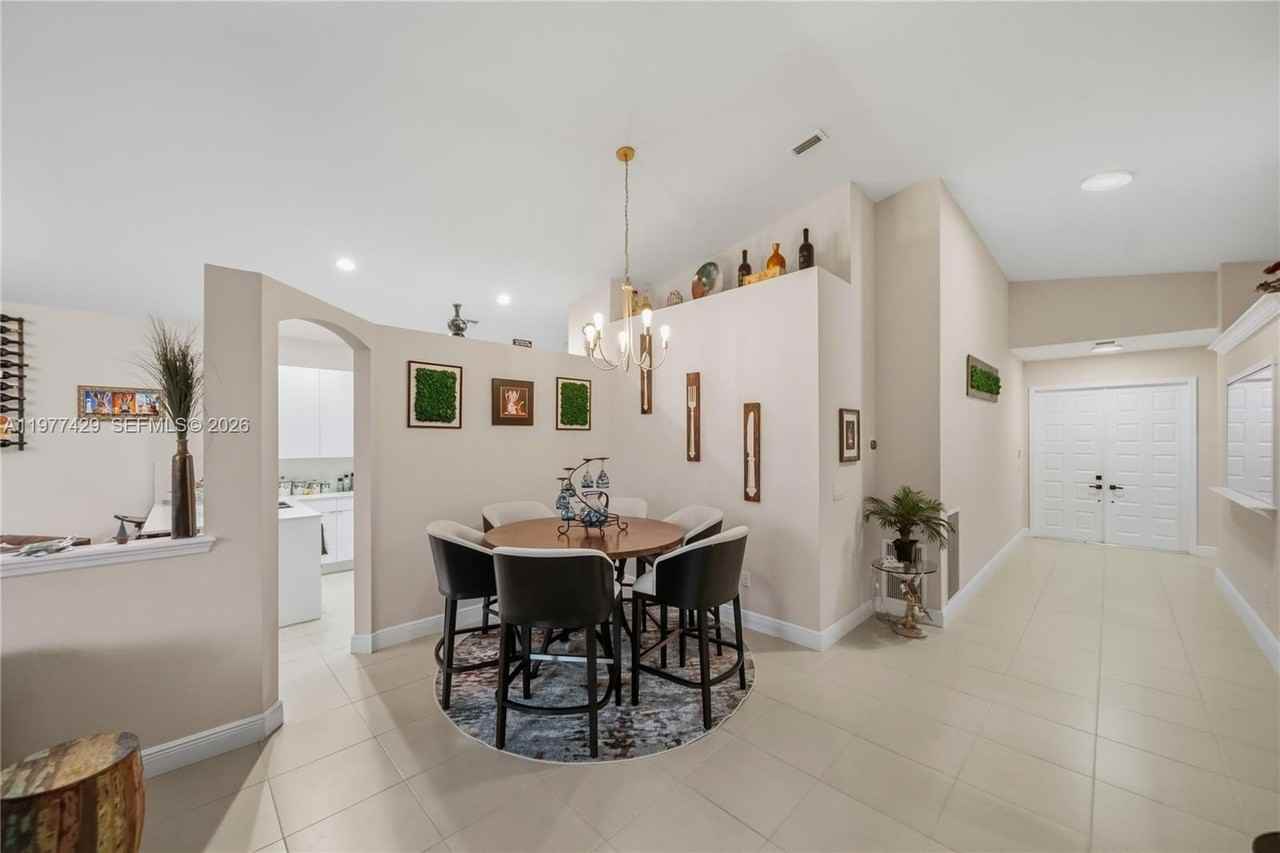 7862 Nw 62nd Ter #7862 - Photo 4 of 17