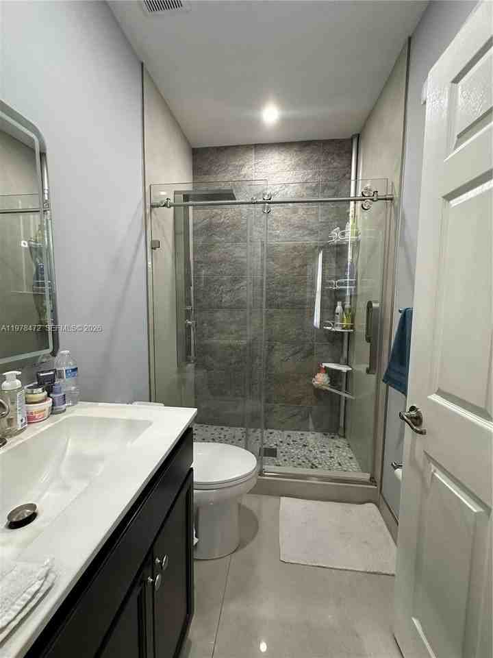 133 Se 28th Ter #8 - Photo 5 of 50