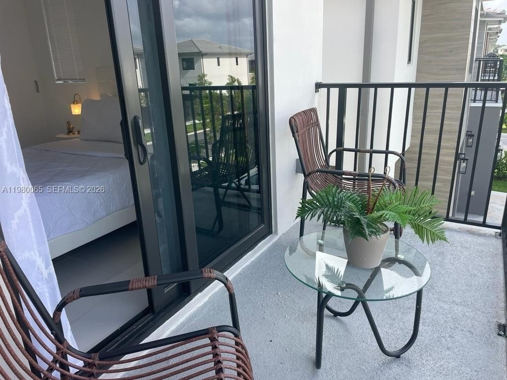 302 Nw 11th Ct #302 - Photo 5 of 50