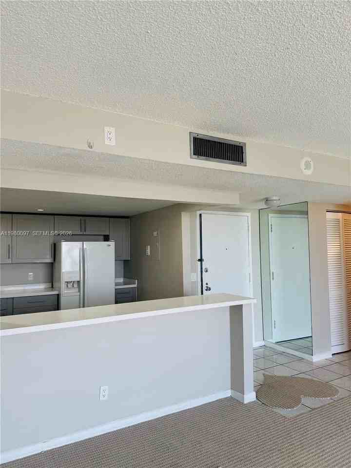 13499 Biscayne Blvd #606 - Photo 7 of 12