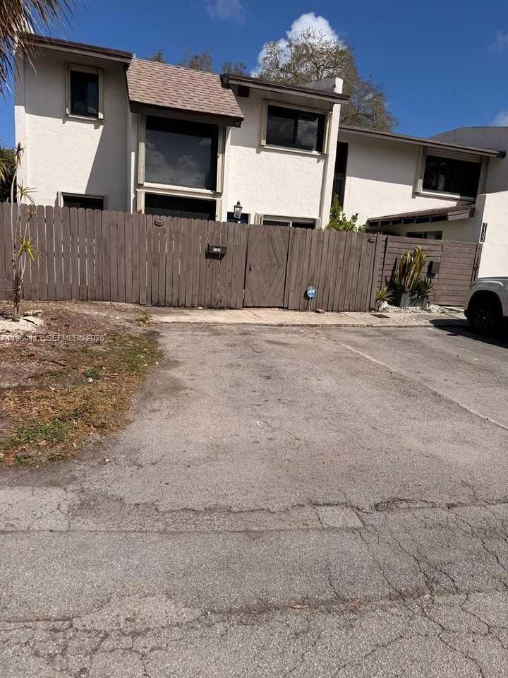 7101 Sw 113th Ct #0 - Photo 3 of 30