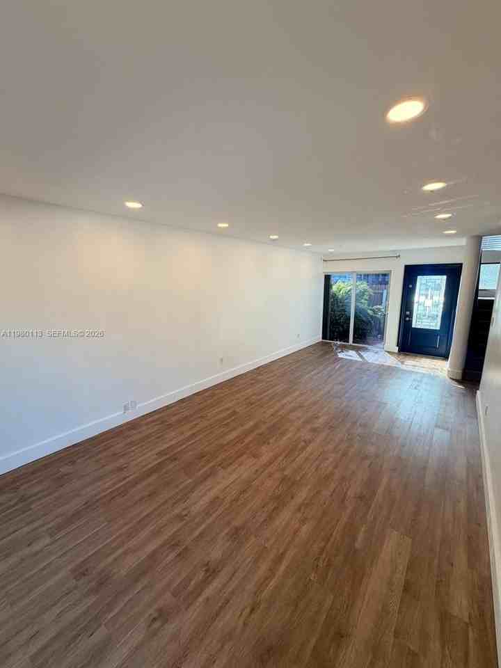 7101 Sw 113th Ct #0 - Photo 5 of 30