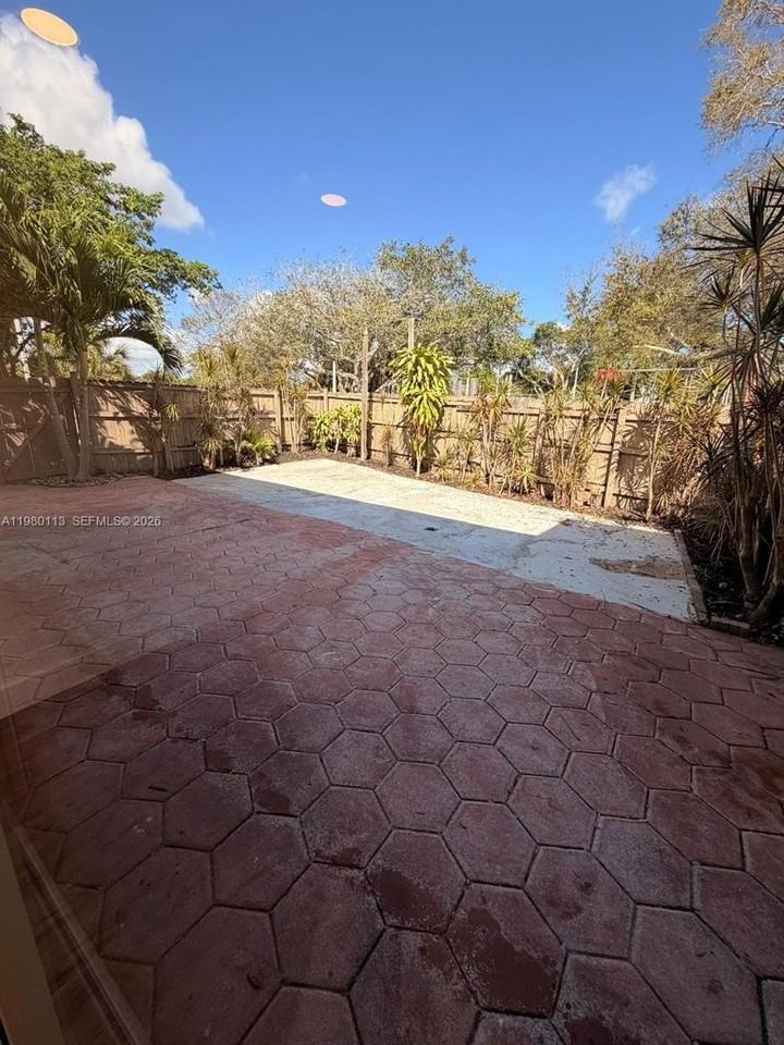 7101 Sw 113th Ct #0 - Photo 7 of 30