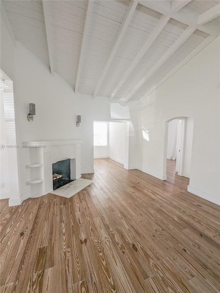 1719 Sw 15th St - Photo 4 of 13