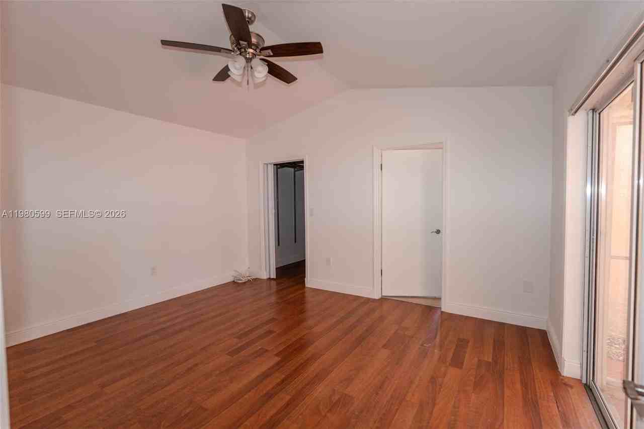 1851 Sw 122nd Pl #NA - Photo 5 of 14