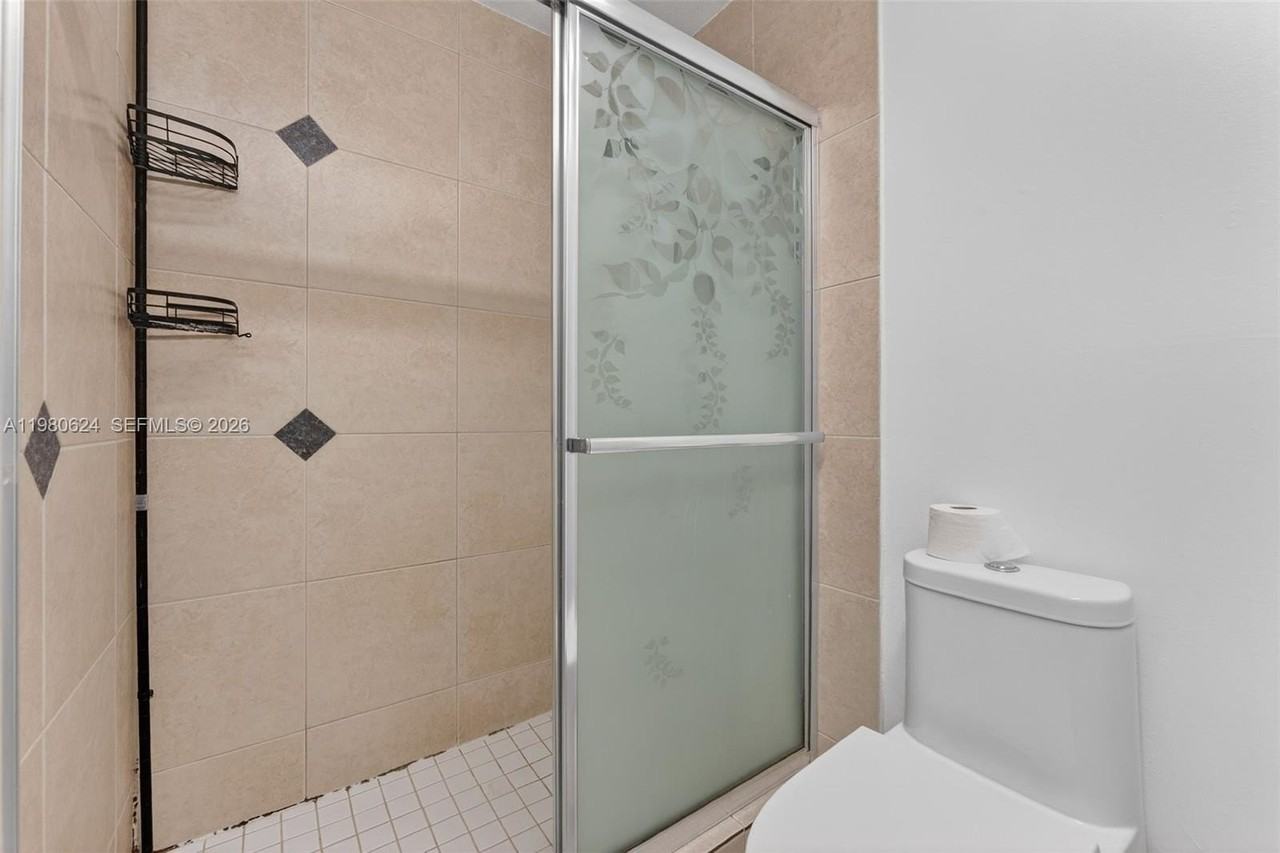 819 Ne 199th St #6-206 - Photo 6 of 12