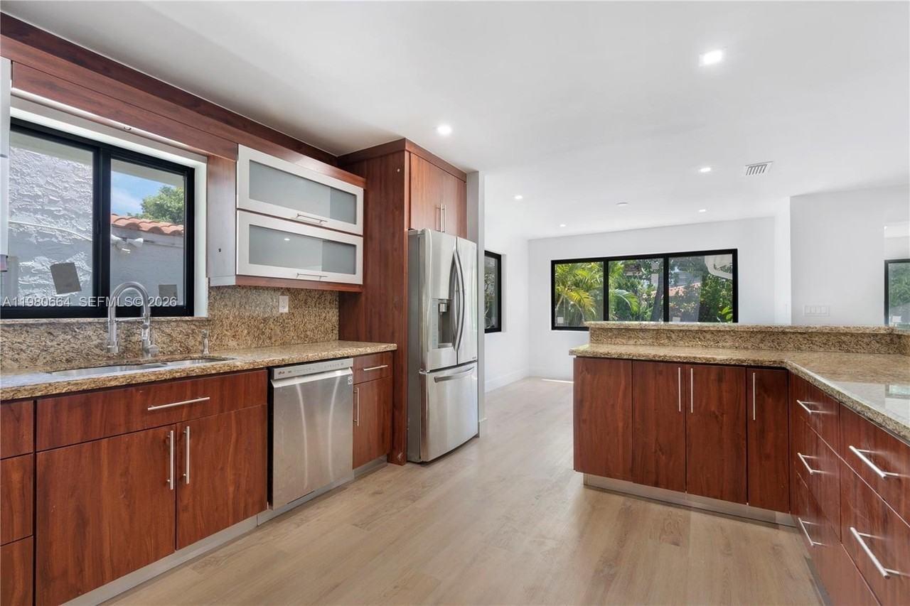 8951 Byron Ave #0 - Photo 5 of 22