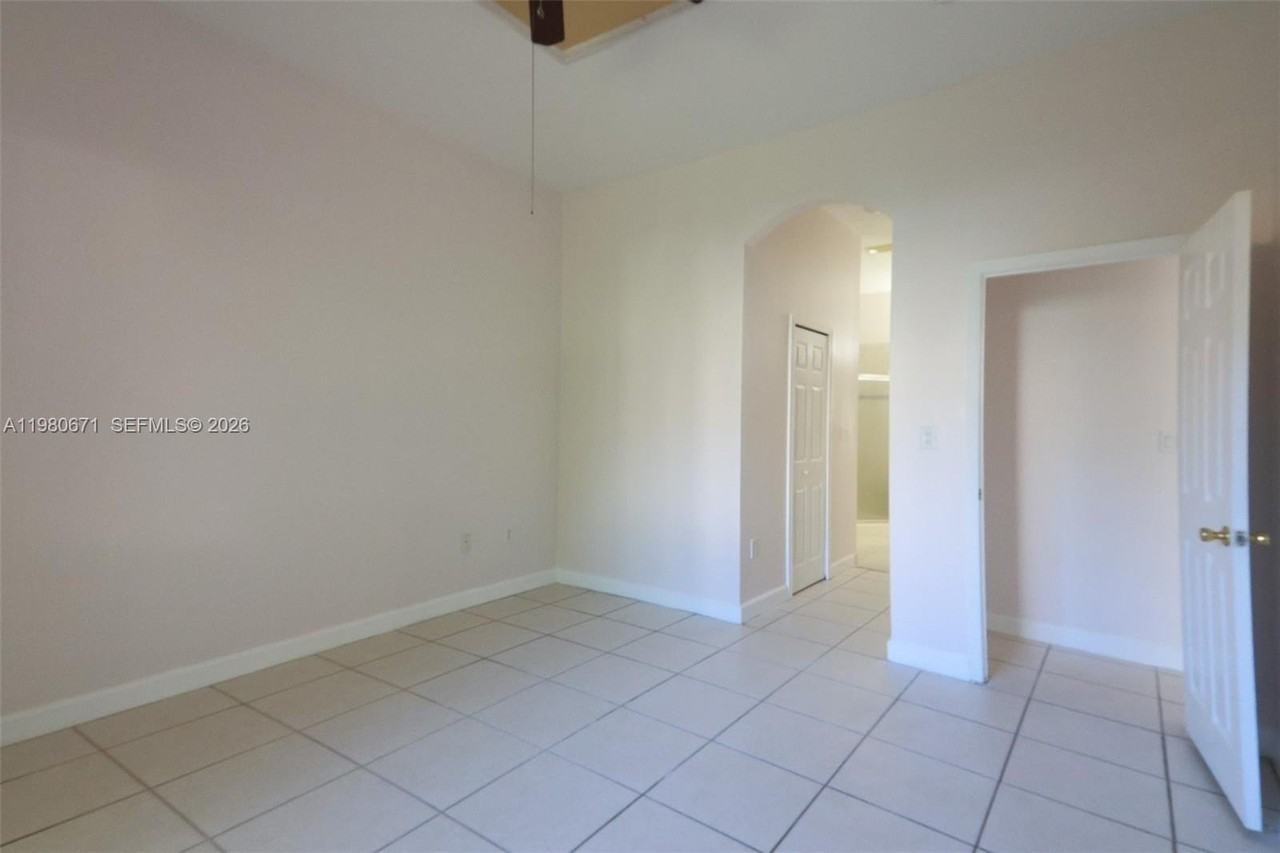 5321 Sw 130th Ter - Photo 5 of 20