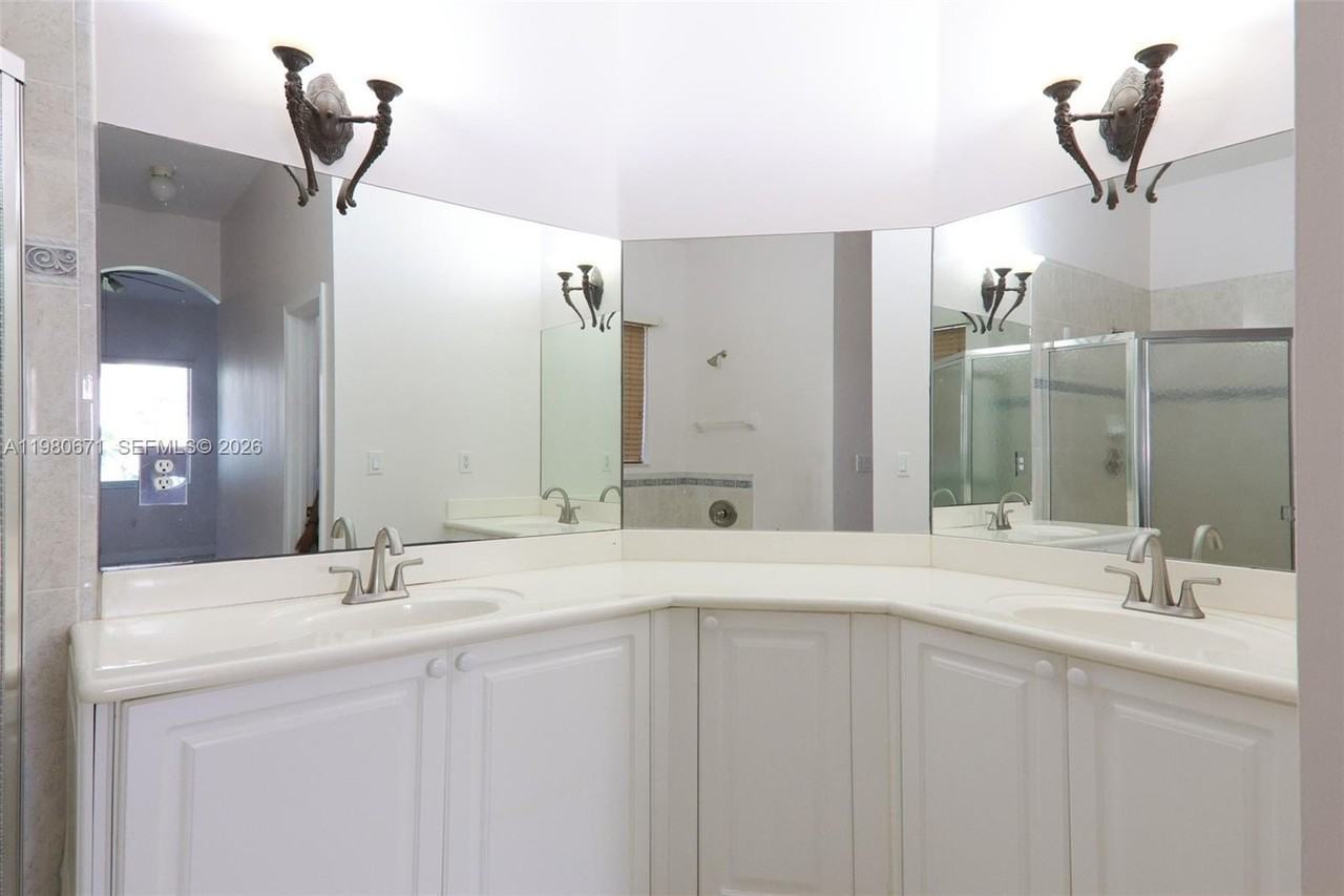 5321 Sw 130th Ter - Photo 7 of 20