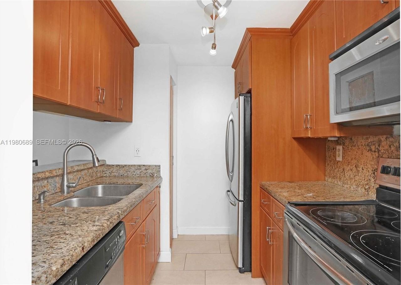 8006 Sw 149th Ave #D403 - Photo 3 of 19