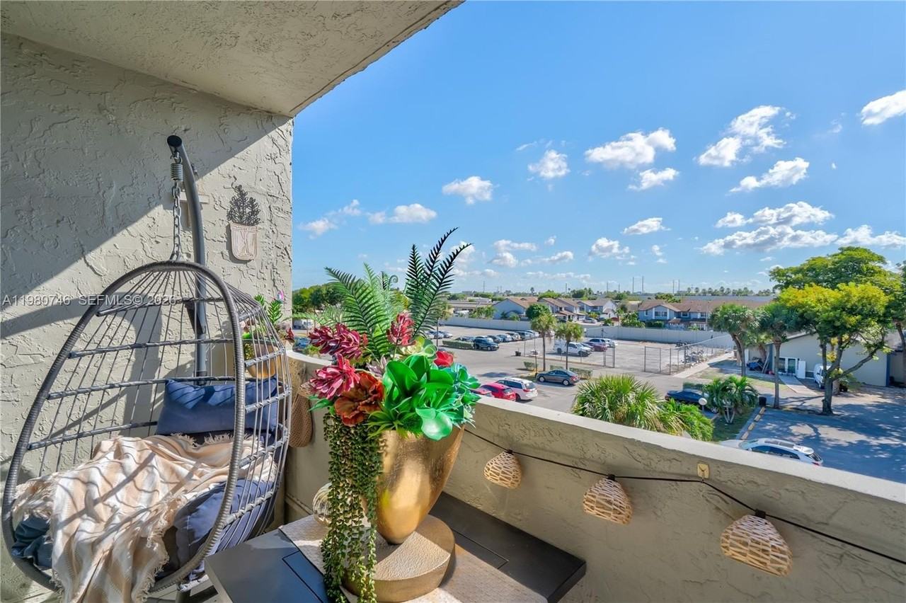 10000 Nw 80th Ct #2456