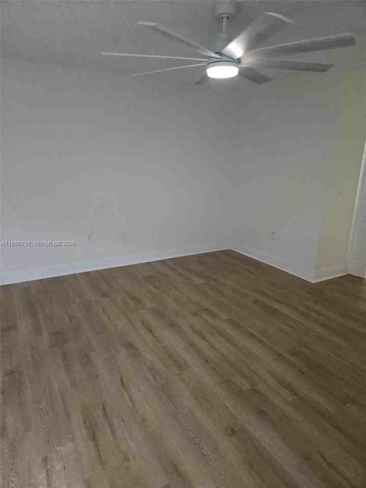 11250 Sw 138th St #11250 - Photo 3 of 18