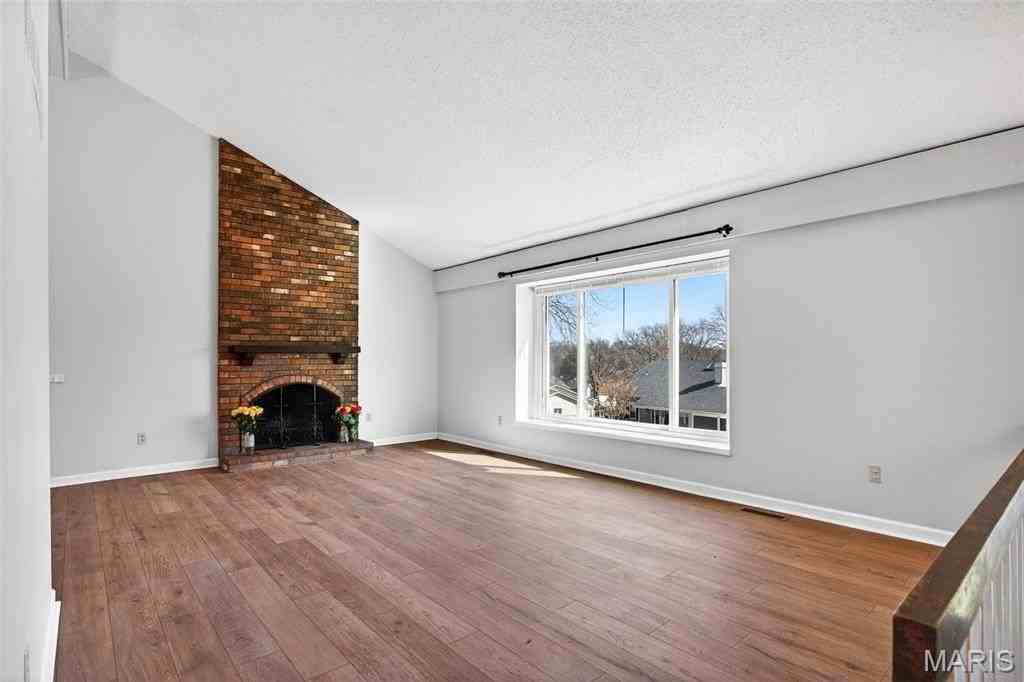 1261 Mautenne Dr - Photo 5 of 36