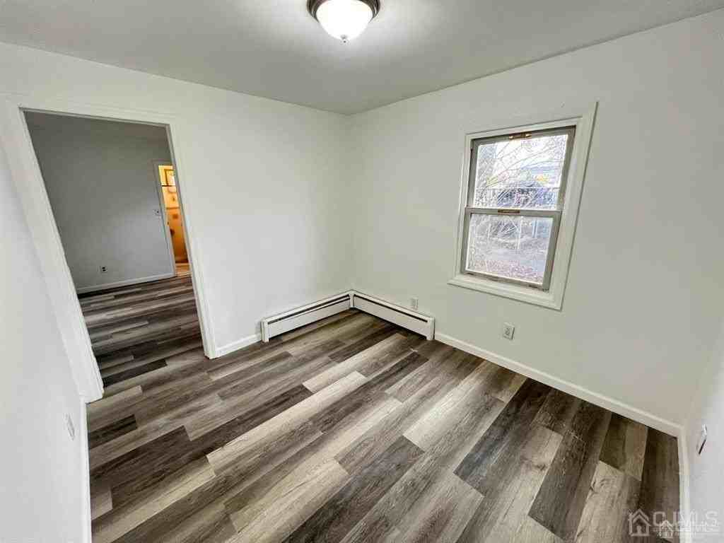 13 Sheridan Ave - Photo 7 of 18