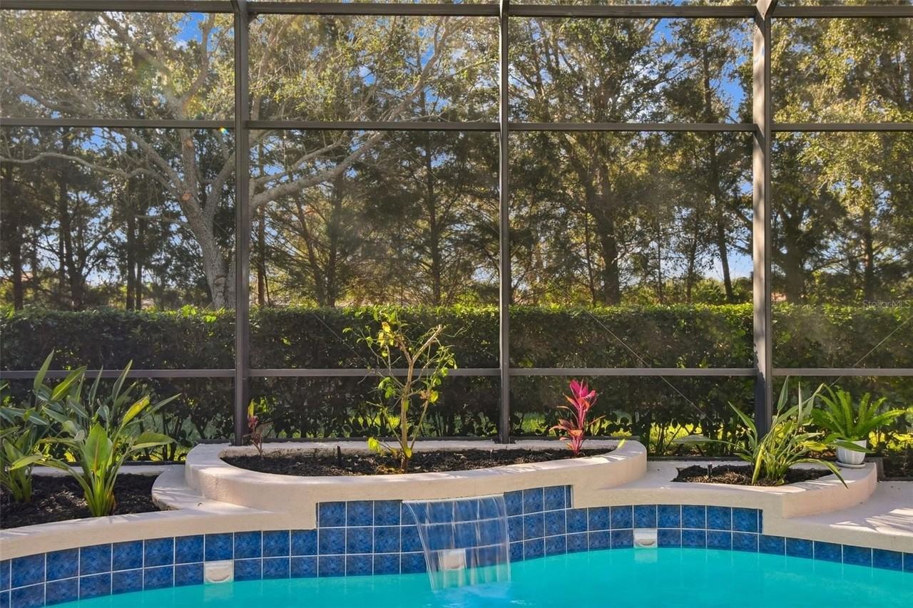 7328 Lake Forest Gln - Photo 2 of 37