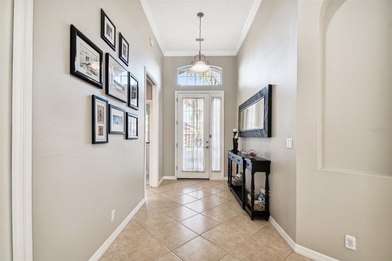 7328 Lake Forest Gln - Photo 5 of 37