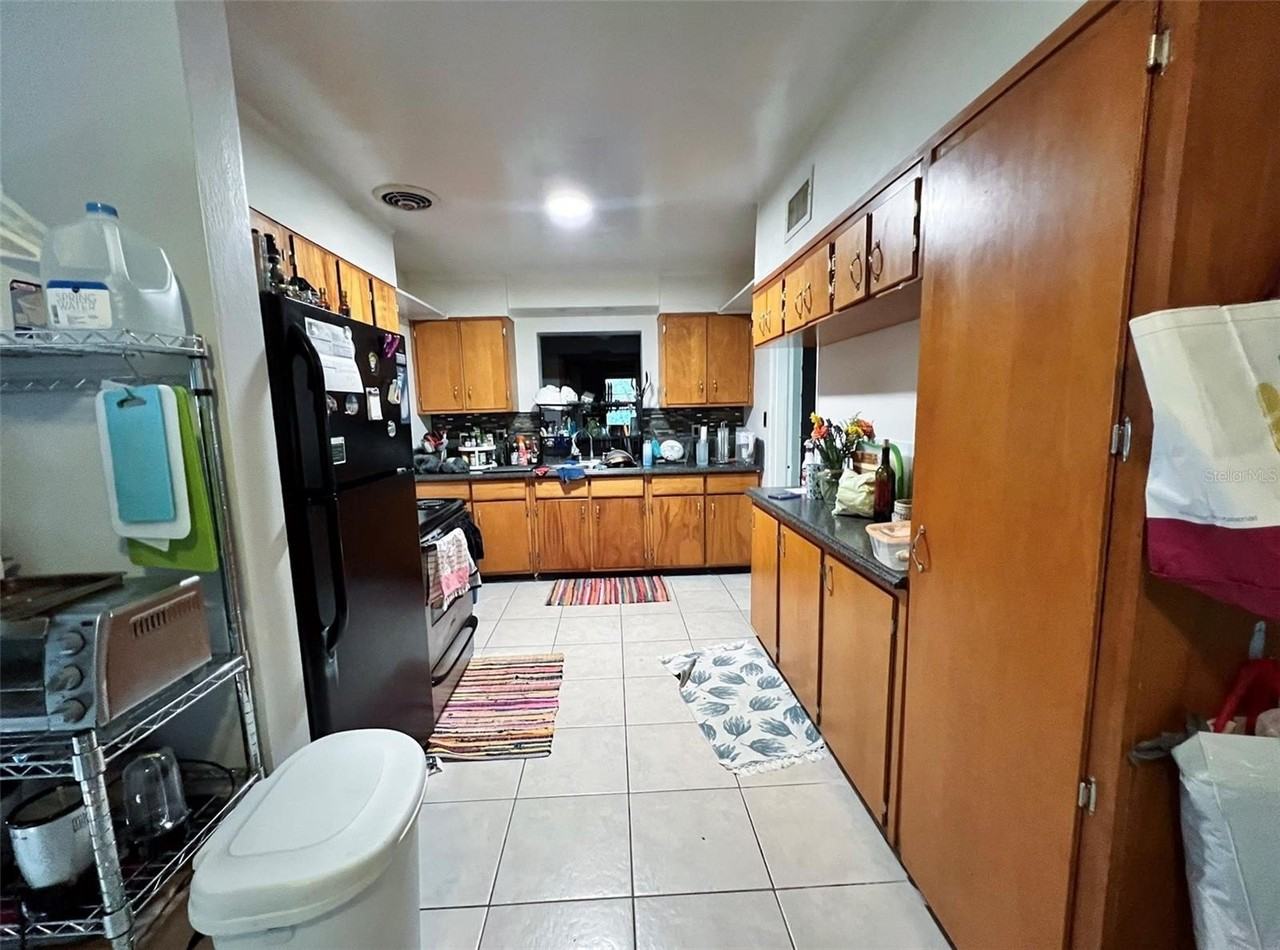 630 Nw 36th St - Photo 5 of 22