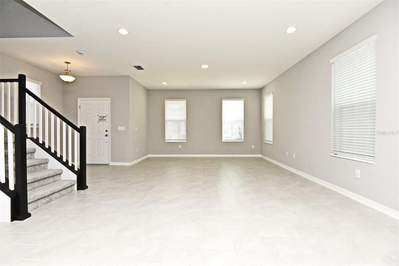 607 Cheval Ln - Photo 2 of 44