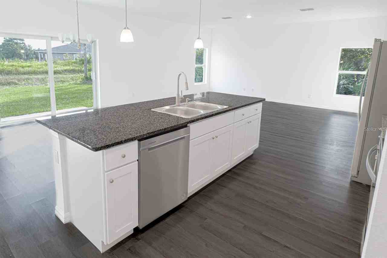 442 Tobias St Se - Photo 6 of 25