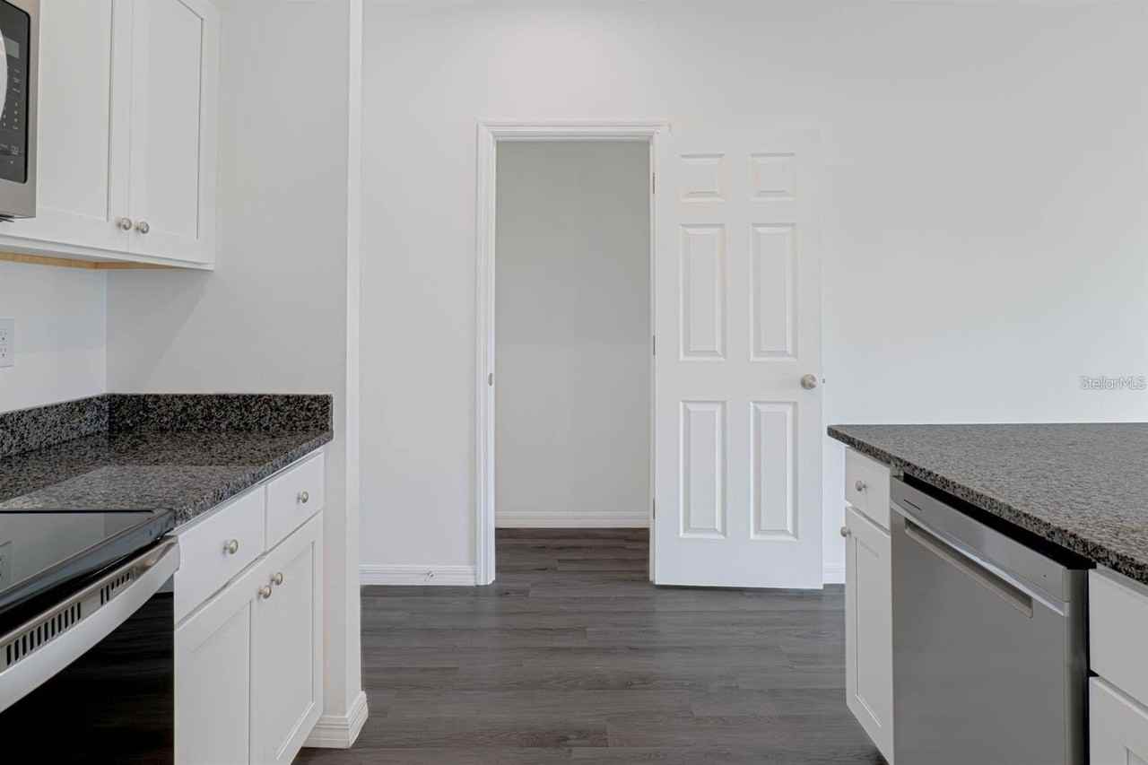 442 Tobias St Se - Photo 7 of 25