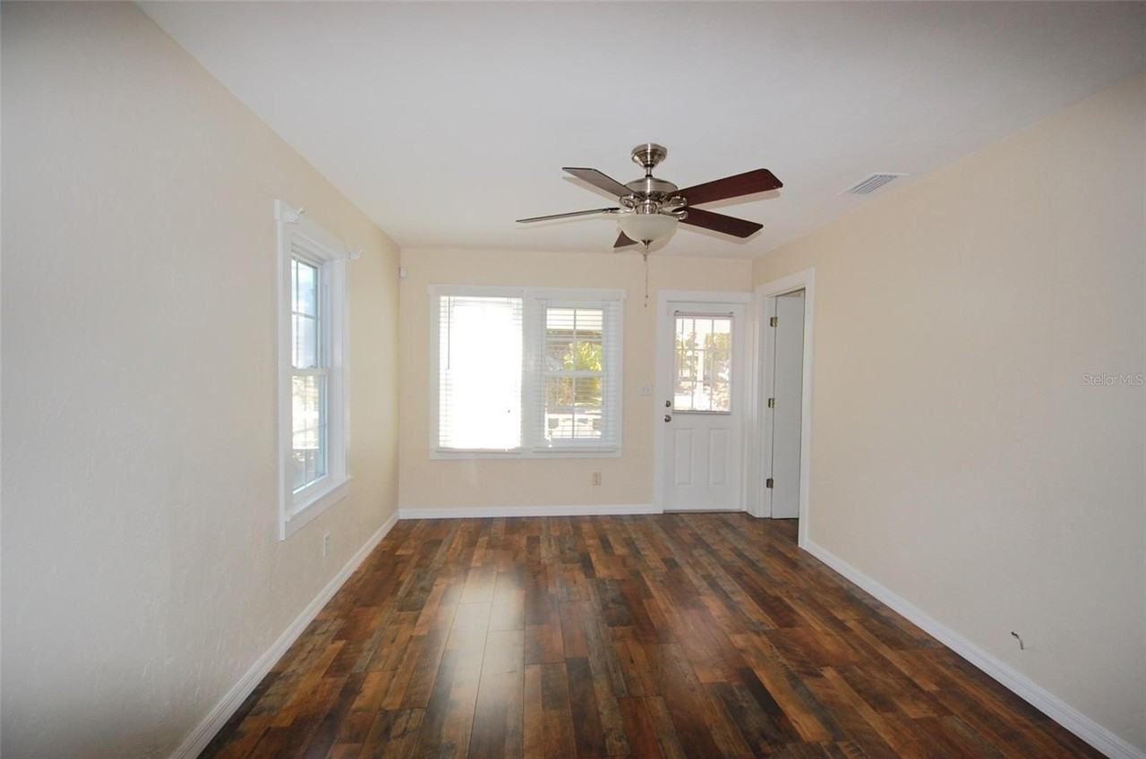 247 Short St - Photo 2 of 16