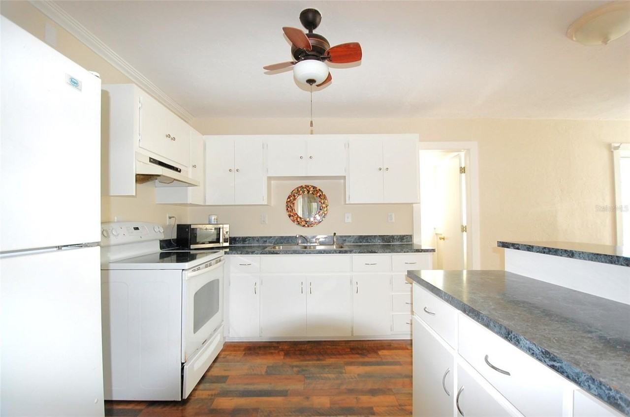 247 Short St - Photo 5 of 16