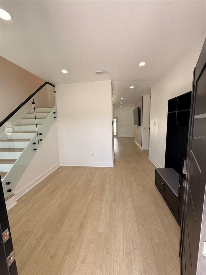 2729 W Union St - Photo 4 of 20