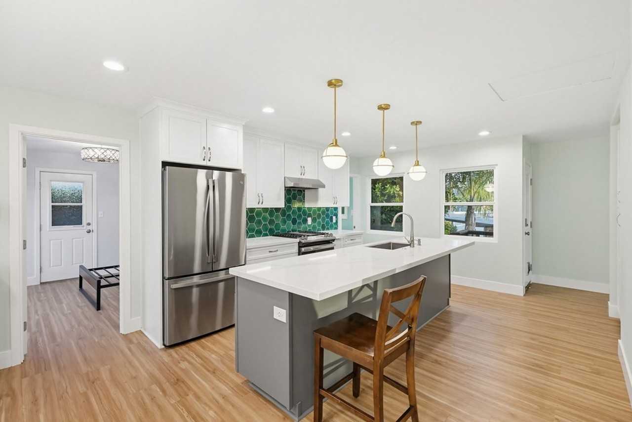 4443 Point Loma Ave - Photo 7 of 49