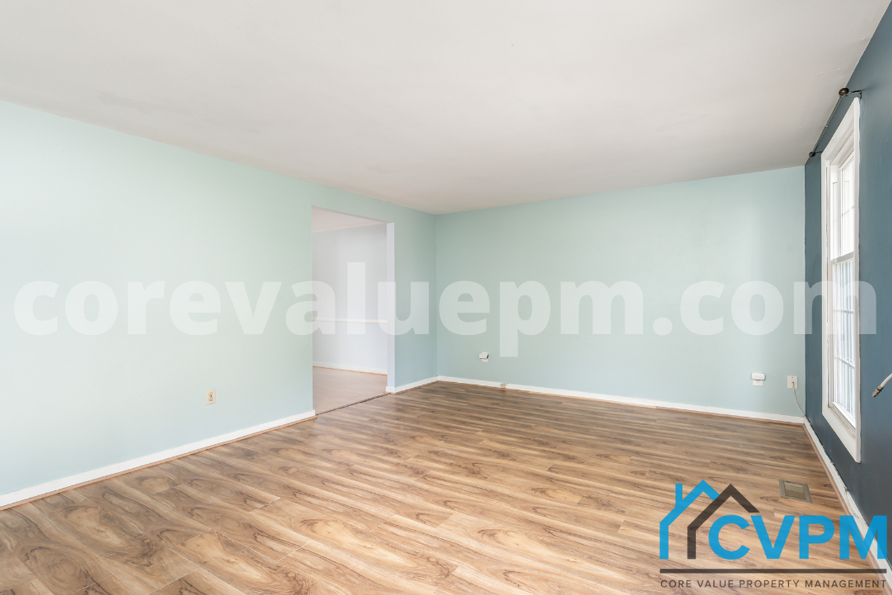 723 Snowdon Ln - Photo 3 of 27