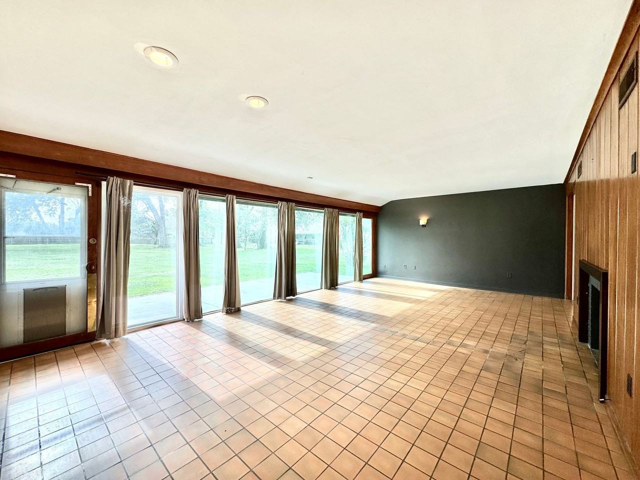 1280 Stanford Ave - Photo 7 of 20