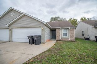 3525/3527 E Thornhill Circle - Photo 1 of 1