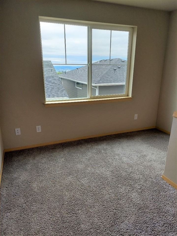 2444 Zeeden Way - Photo 6 of 16