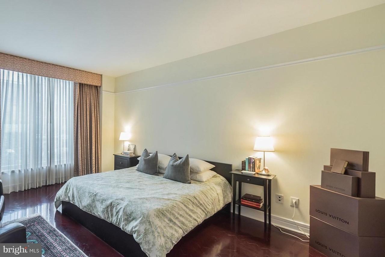 9205 Christopher St - Photo 4 of 12