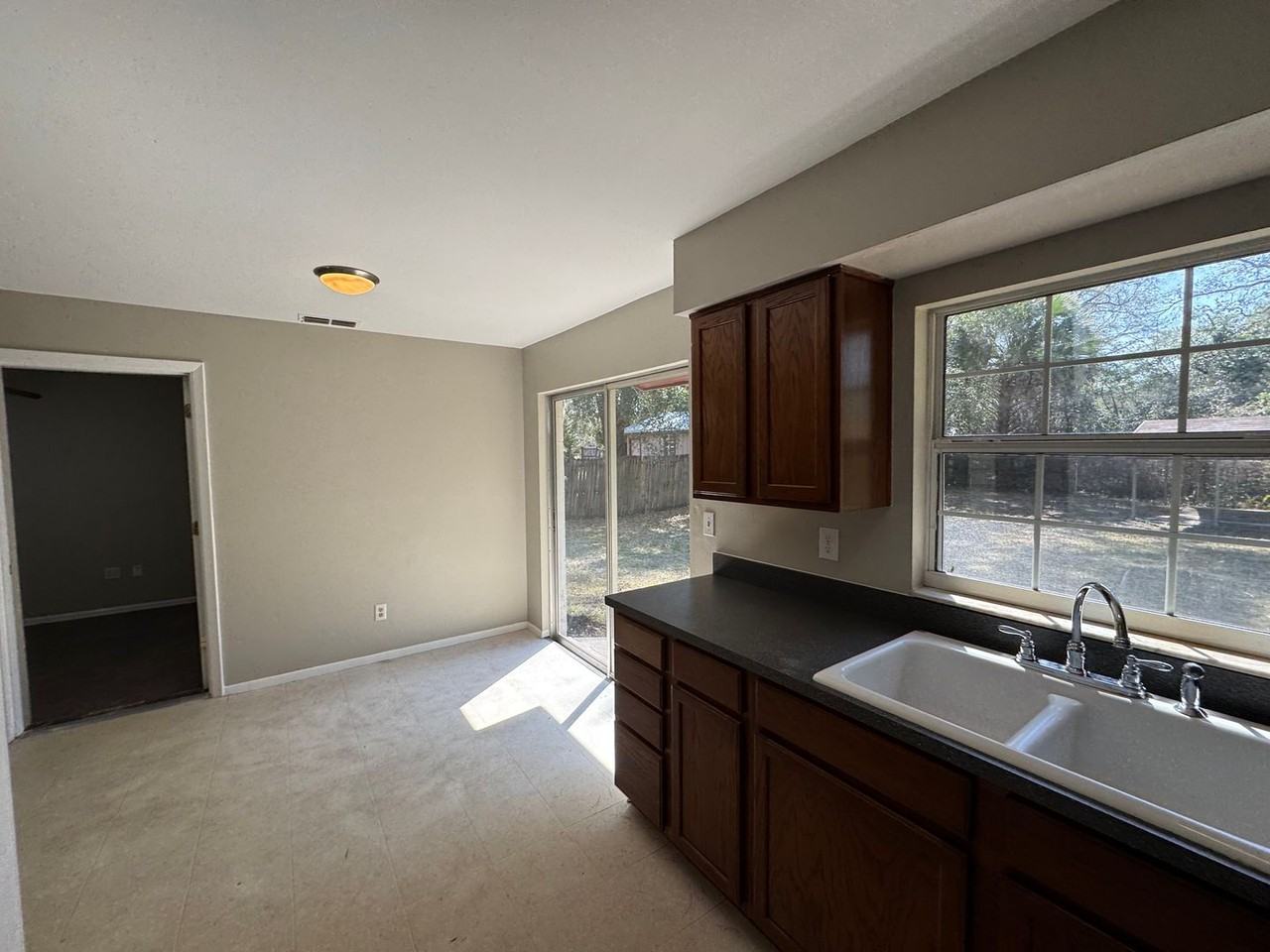 950 W French Ave - Photo 6 of 18