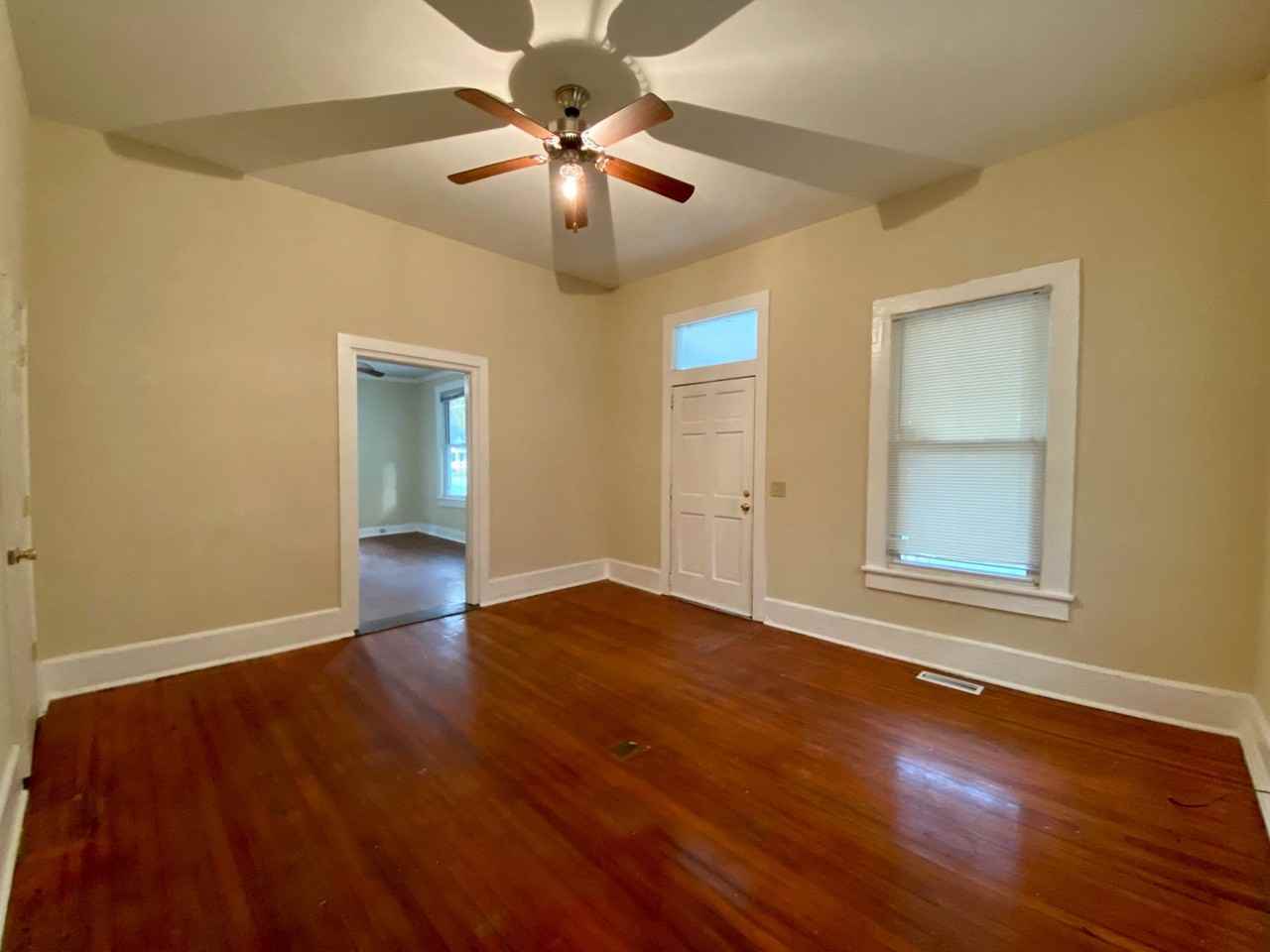 1324 Dover St - Photo 4 of 22