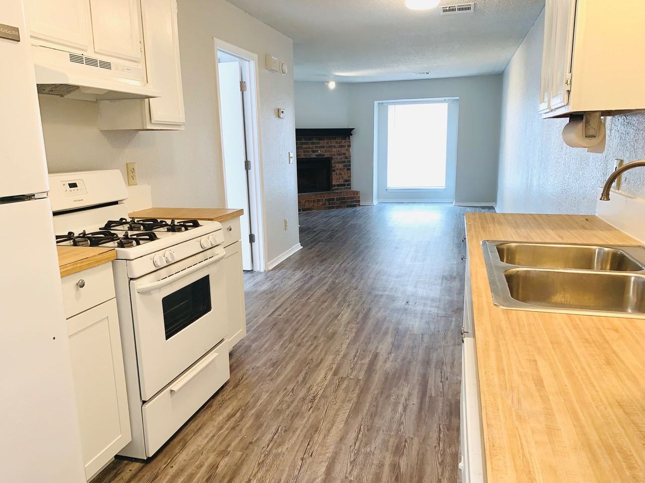 415 Nw 119th St - Photo 2 of 9