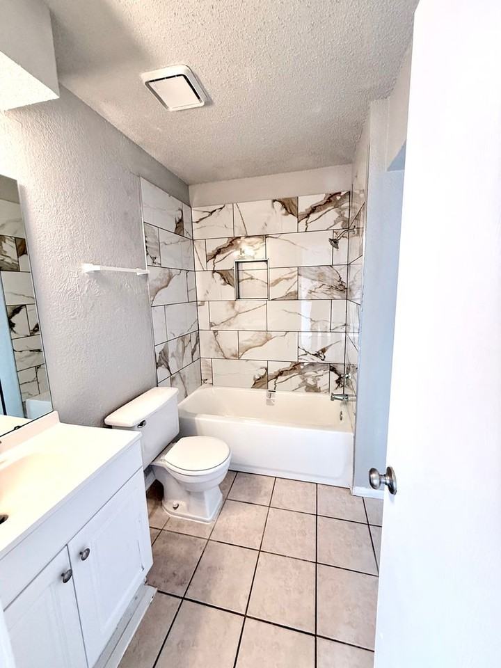 415 Nw 119th St - Photo 7 of 9