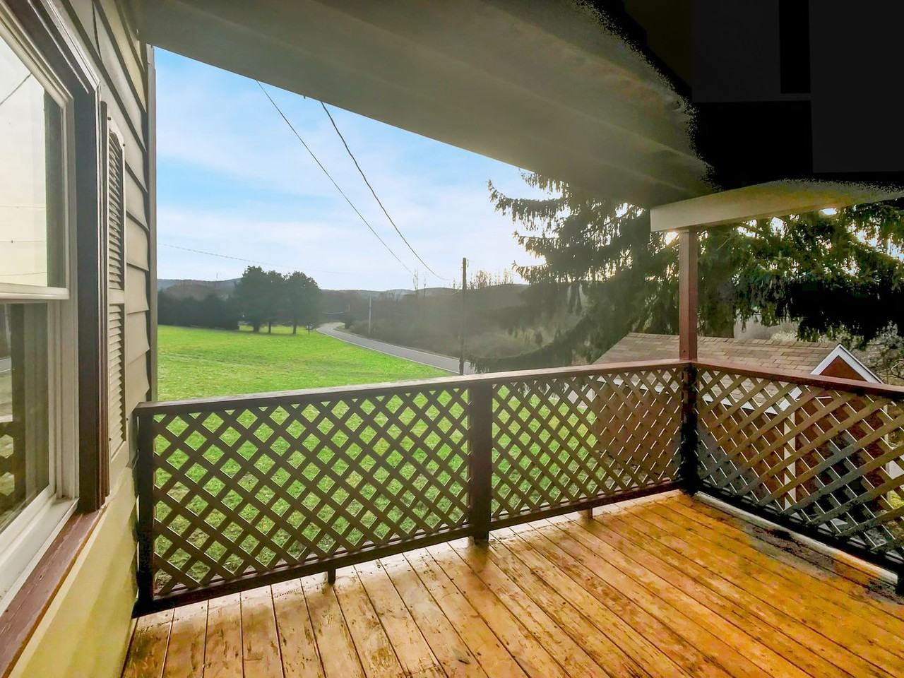 1724 Steam Valley Rd - Photo 2 of 26