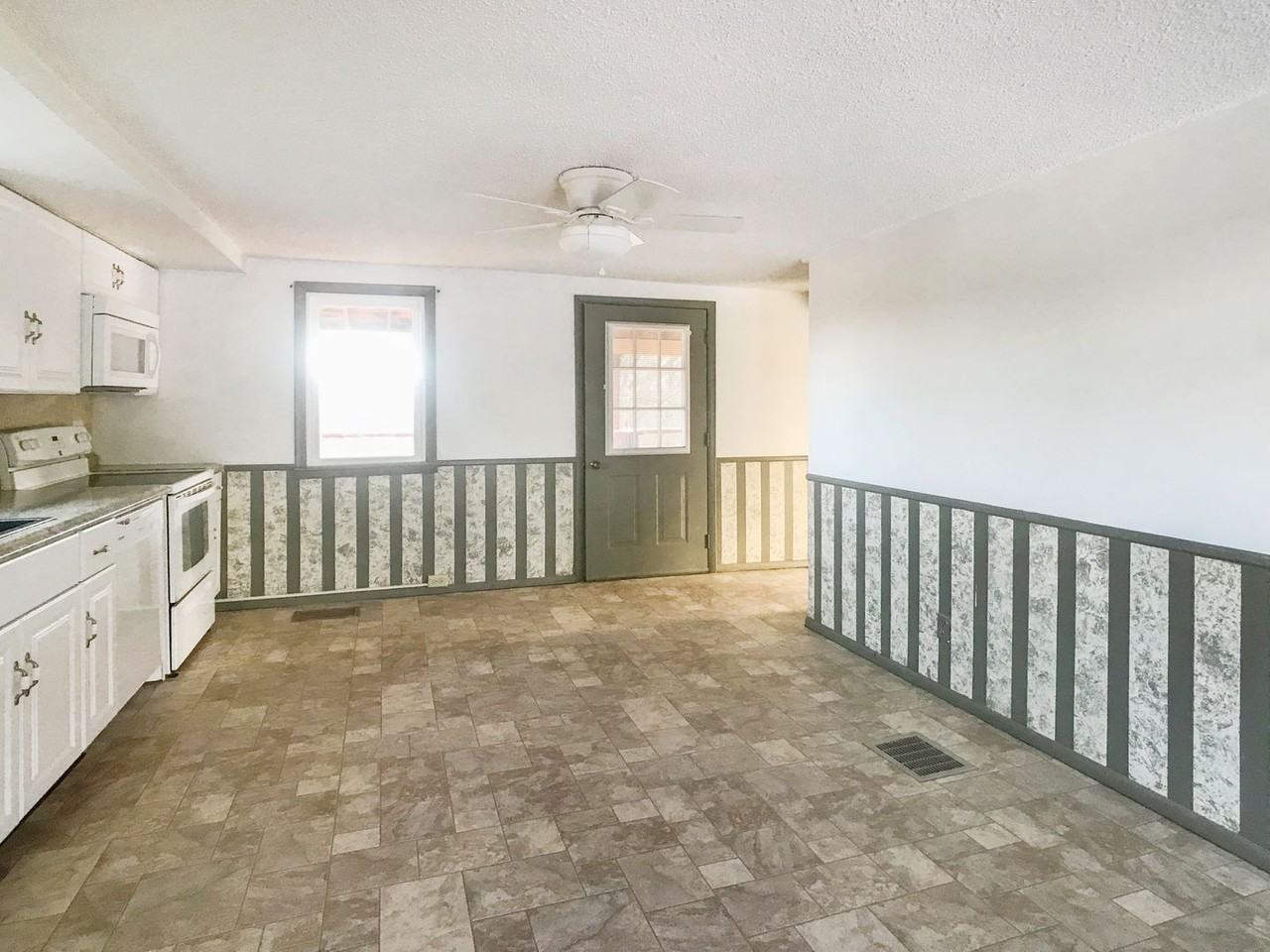 1724 Steam Valley Rd - Photo 7 of 26