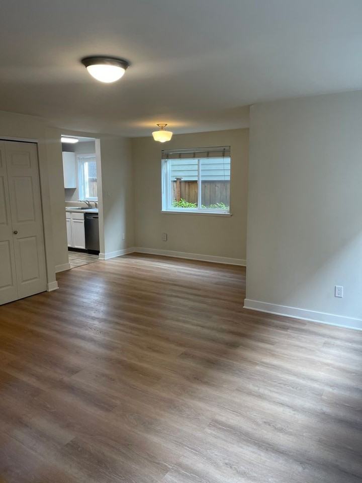 734 N 94th St #8 - Photo 2 of 20