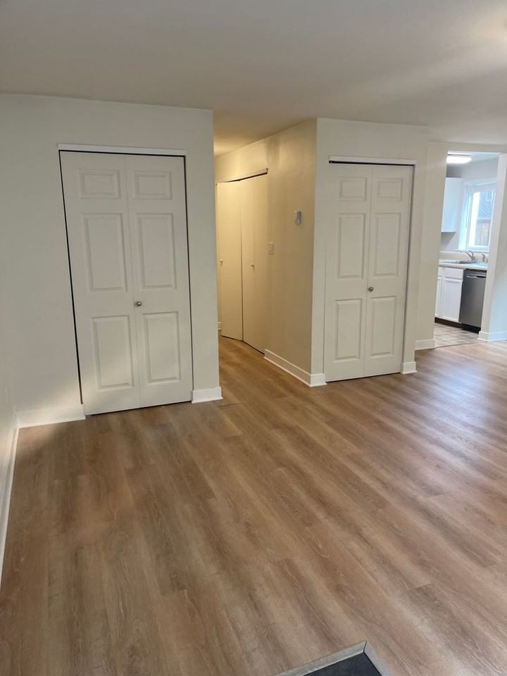 734 N 94th St #8 - Photo 3 of 20