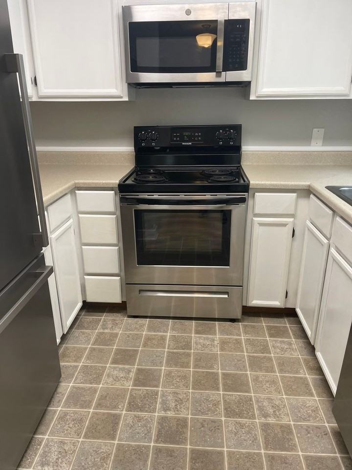 734 N 94th St #8 - Photo 6 of 20