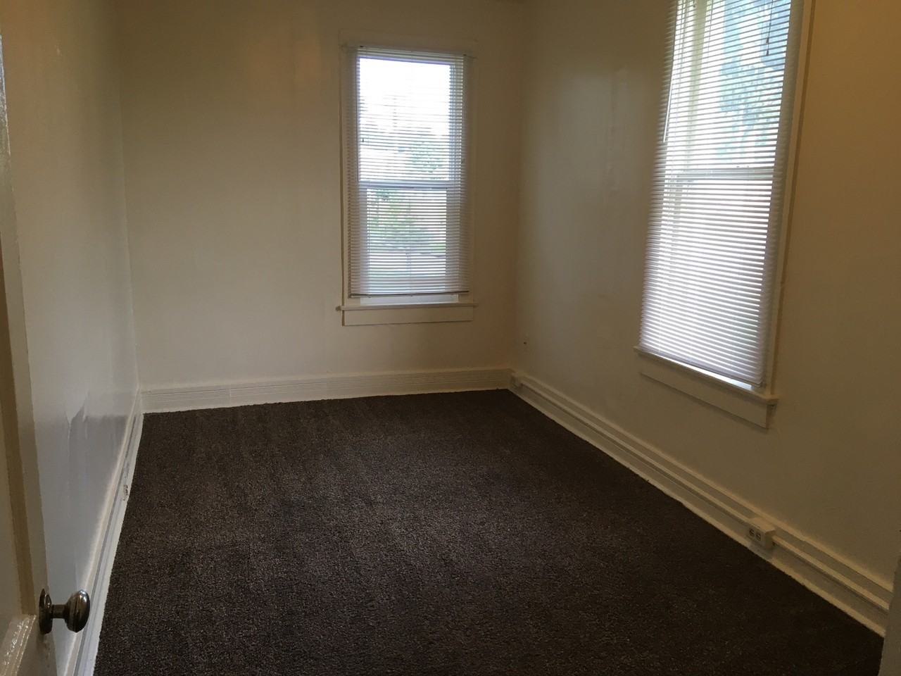 1631 N Harrison St - Photo 6 of 8