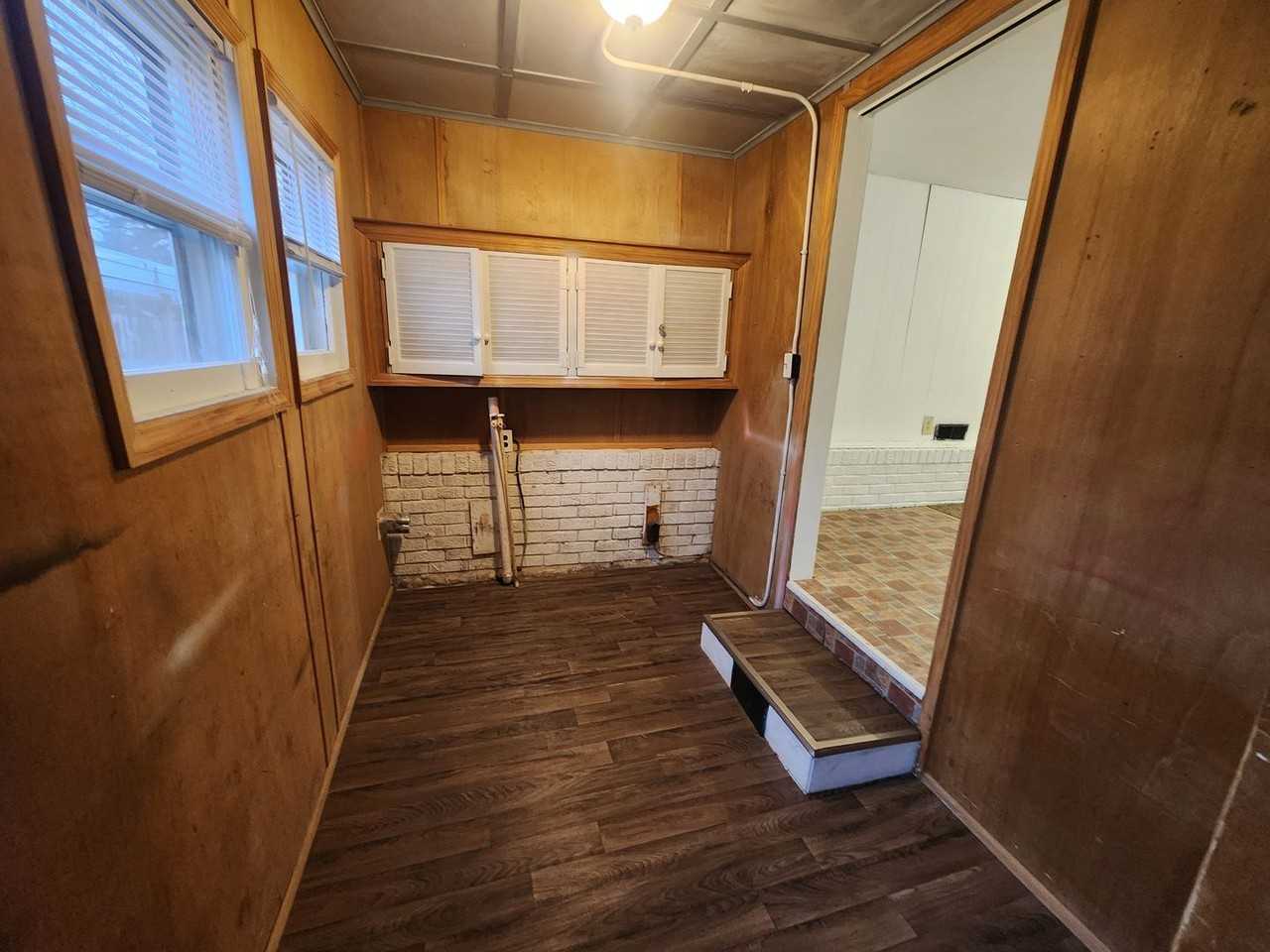 939 Walnut St - Photo 6 of 17