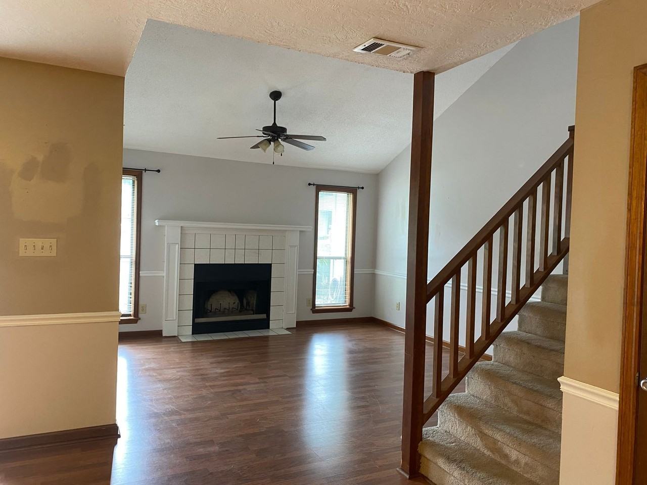 3107 Bobcat Ct - Photo 2 of 4