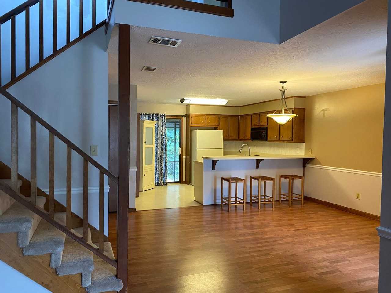 3107 Bobcat Ct - Photo 3 of 4