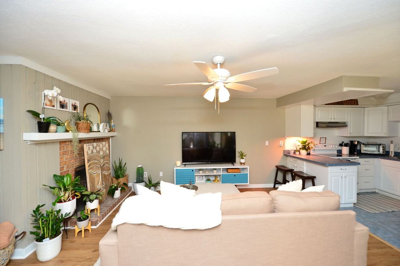 1152 Ocean Pebbles Way - Photo 4 of 20