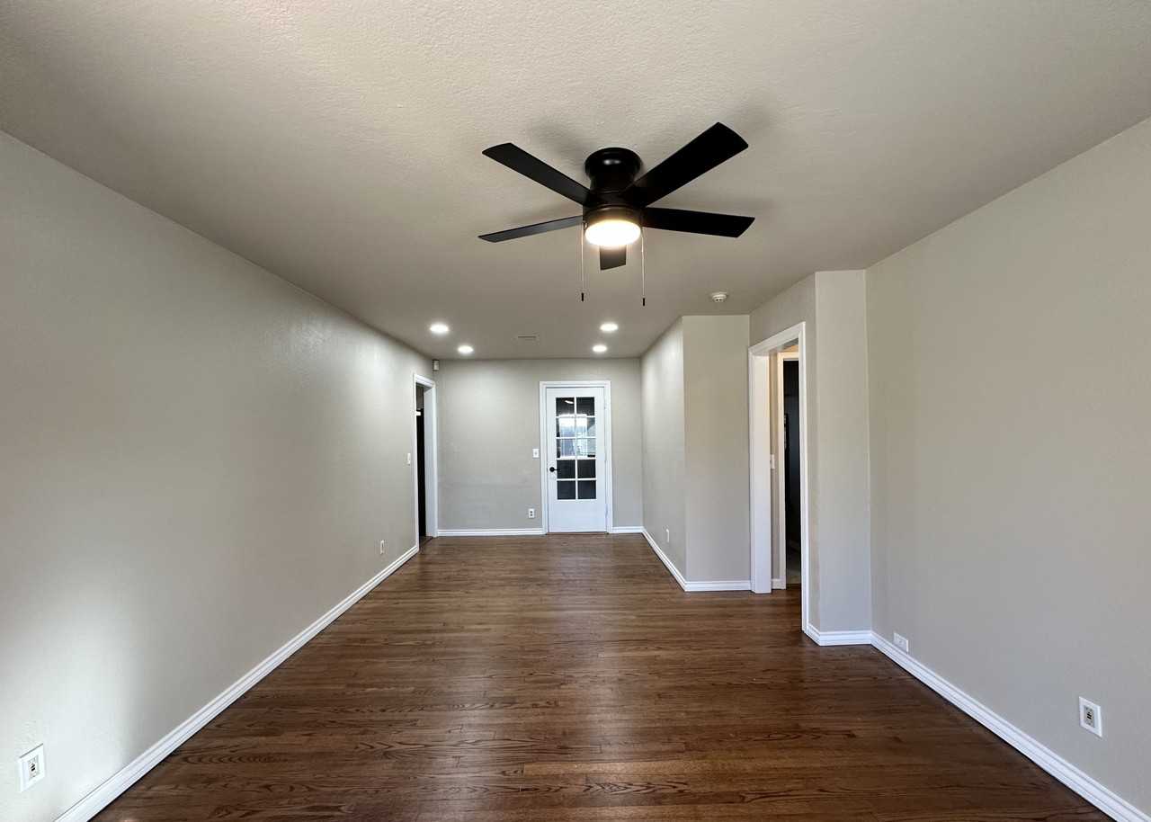 3023 Nw 48th St #1 - Photo 3 of 9