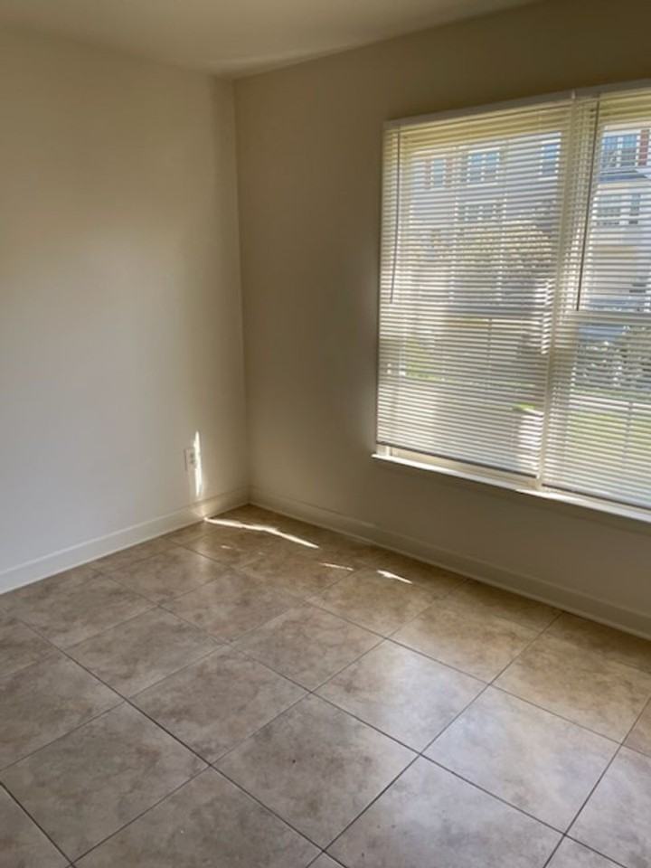 5516 Sully Lake Dr - Photo 2 of 32