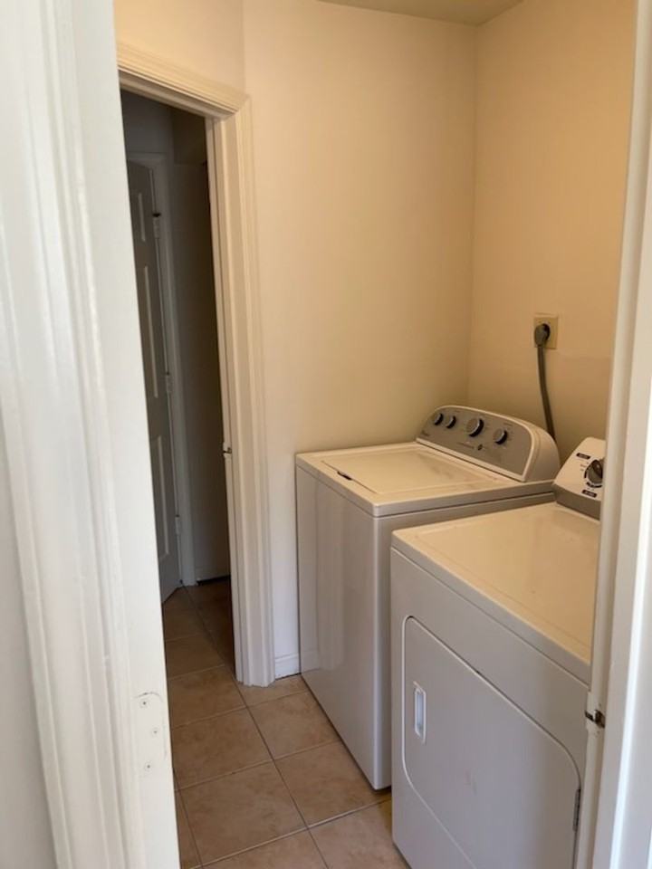 5516 Sully Lake Dr - Photo 4 of 32